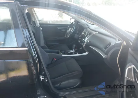 2013 Nissan Altima 2.5 Sv z USA, uszkodzony, nr VIN 1N4AL3AP1DC133577